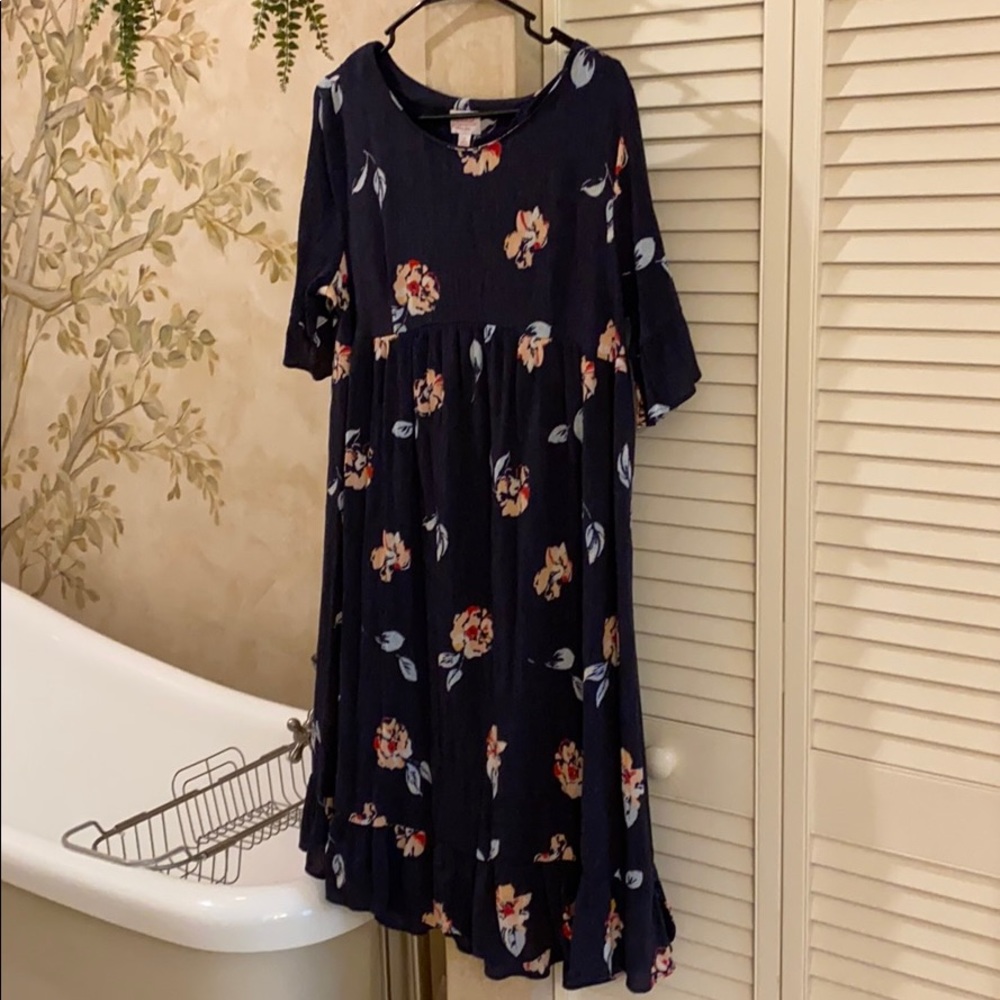 Isabel maternity dress size small